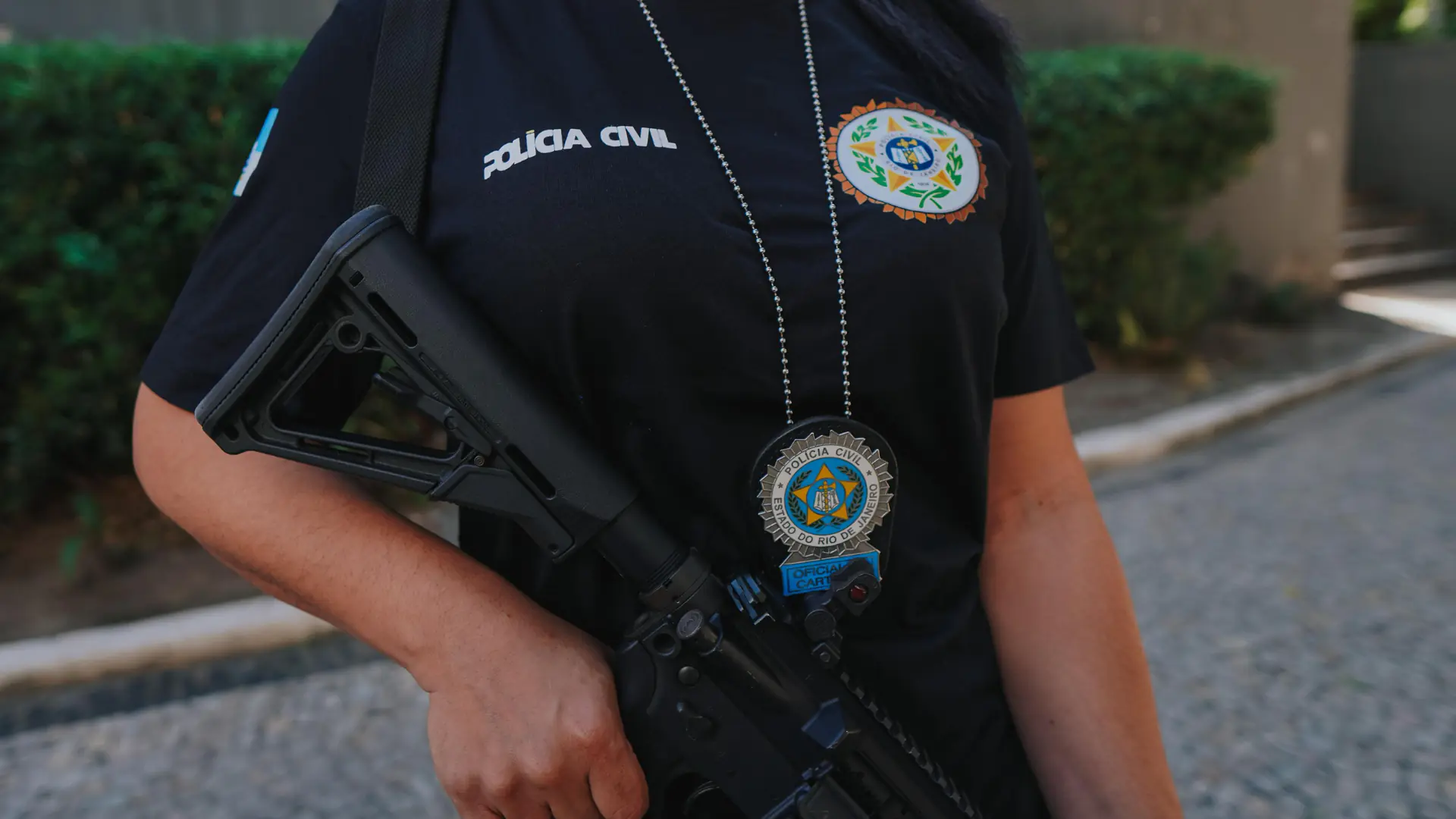 Quadrilha ligada ao tráfico na Maré é desmantelada em operação